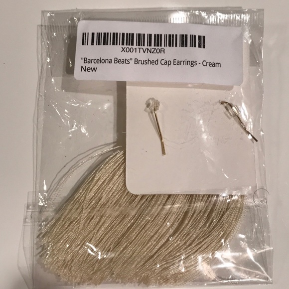 GORGEOUS BRUSHED GOLD CAP CREAM TASSEL EARRINGS!! - Picture 8 of 8